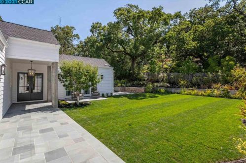 9 Oak Arbor Rd, Orinda, CA 94563-1726