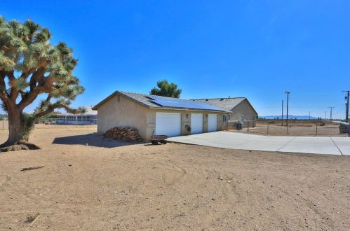 12130 Barker Rd, Victorville, CA 92392-1032