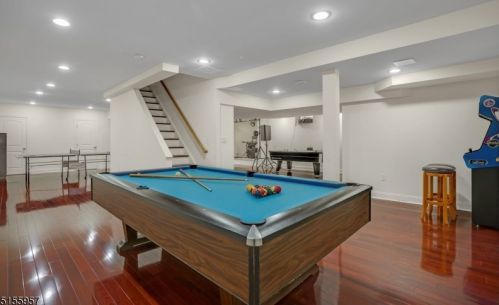 8 Forest View Dr, Martinsville NJ  08836-2039 exterior