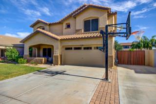 7732 Louise Dr, Peoria, AZ 85383-3156