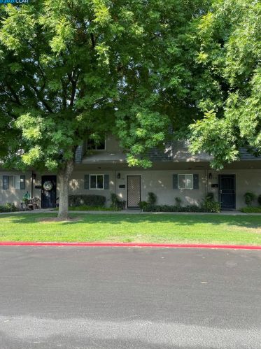 896 Rutledge Dr, Lodi, CA 95242-2140