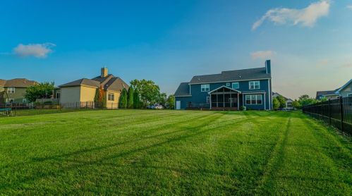 2853 Bonita Dr, Valpo IN  46385-7075 exterior