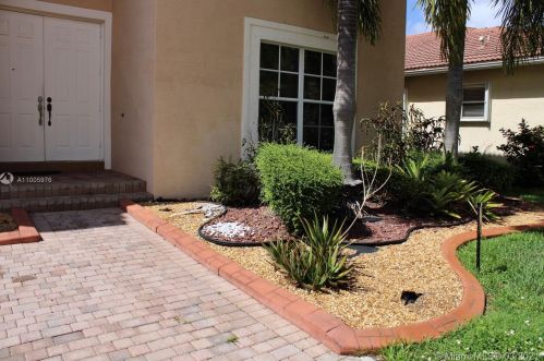 5322 173rd Ave, Hollywood, FL 33029-6300