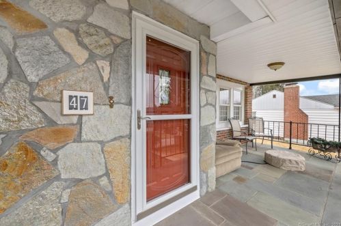 47 Spring Garden Ave, Waterbury, CT 06708-1732