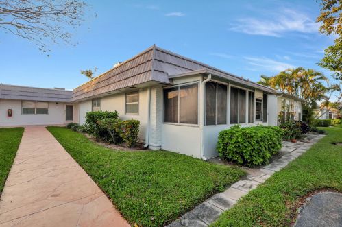 155 Valencia G, Delray Beach FL  33446-2055 exterior