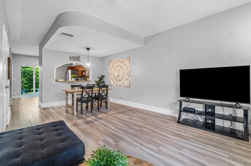907 Kokomo Key Ln, Delray Beach FL  33483-6030 exterior