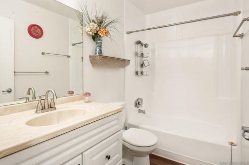 6470 Bell Bluff Ave, San Diego CA  92119-1021 exterior