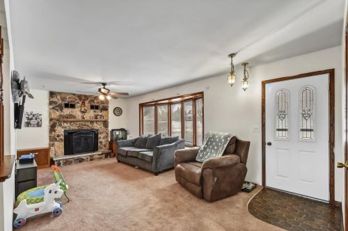 1457 Mailand Dr, Manitowoc WI  54220-9438 exterior