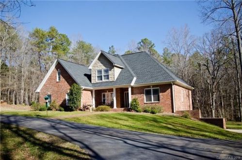 392 Shady Tree Ln, York, SC 29745-9335