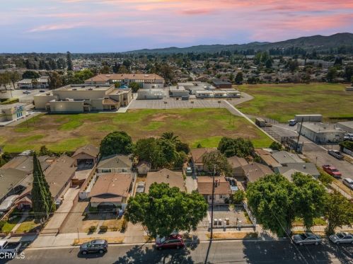 214 7th St, Santa Paula, CA 93060-2010
