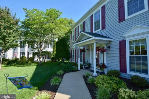 2675 Maple Ridge Dr, Woodbridge, VA 22192-3826