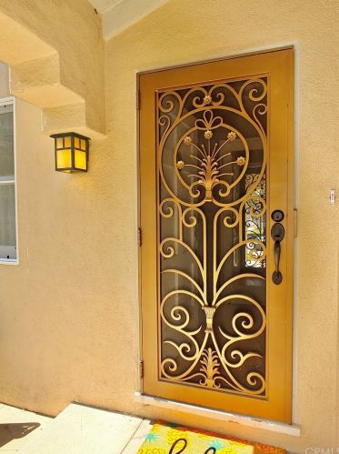 2610 Kansas Ave, South Gate CA 90280-4021 exterior