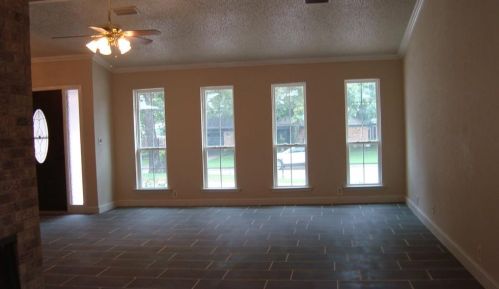 7355 Greenacres Dr, Fort Worth, TX 76112-3533