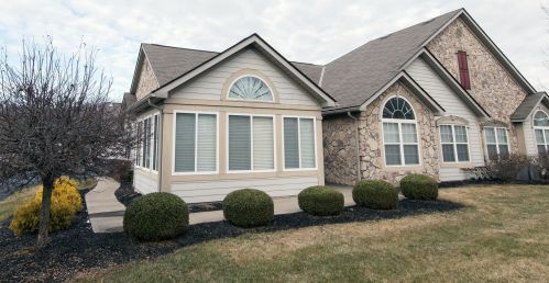 131 Colonial Woods Dr, Mount Vernon, OH 43050-7003