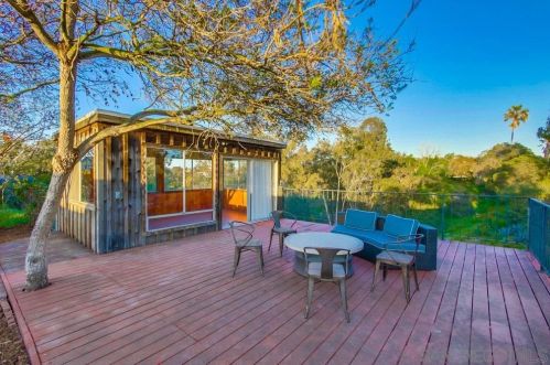 5027 Glasgow Dr, San Diego CA 92117-1037 exterior