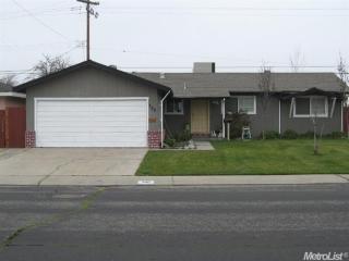 750 Poplar Ave, Manteca CA  95336-3422 exterior