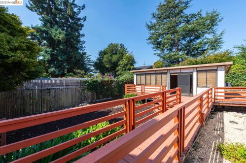 3963 Coolidge Ave, Oakland CA  94602-3428 exterior