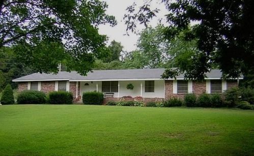 1431 Main St, Huntsville, AR 72740-9079