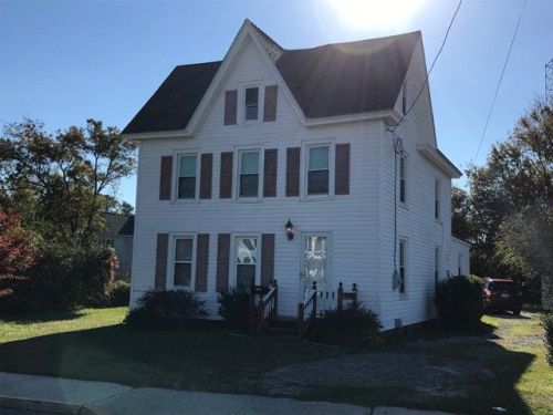 6312 Church St, Chincoteague, VA 23336-2456