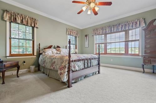 215 Woodridge Ct, Canonsburg PA  15317-9509 exterior