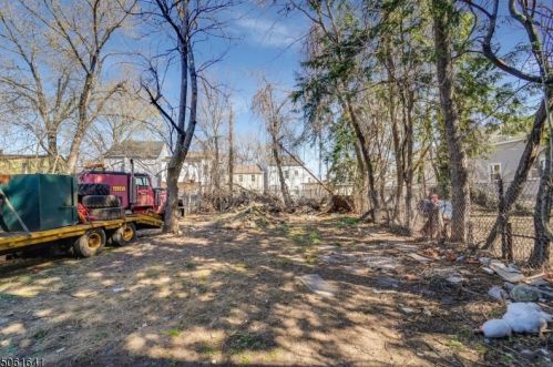 18 Straight St, Paterson NJ  07501-1024 exterior