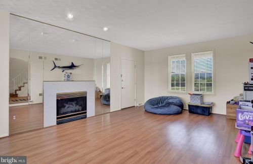 11 Thrush Dr, Carlisle PA  17015-7653 exterior