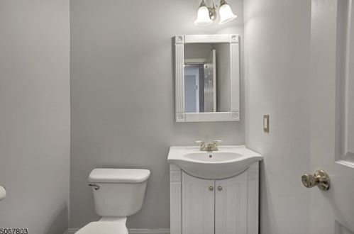 10 Olive Ct, Flemington NJ  08822-3037 exterior