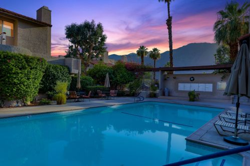 280 Avenida Caballeros, Palm Springs CA  92262-6780 exterior