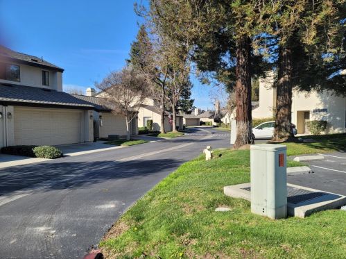 1130 Cedar Creek Dr, Modesto CA  95355-5204 exterior
