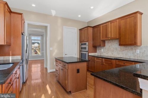 22476 Dinah Pl, Leesburg VA 20175-4808 exterior