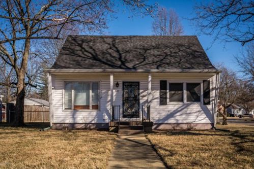 227 Kenoak Dr, Louisville, KY 40214-2777