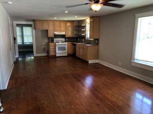 214 Live Oak St, Tomball TX  77375-4851 exterior