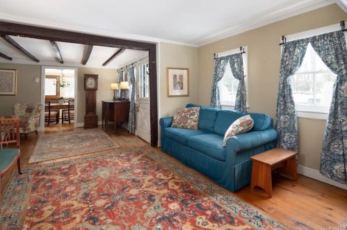 5 High Ridge Rd, Scotts Corners NY  10576-1606 exterior