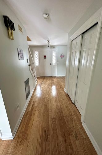 21 Dianna Rd, Londonderry NH  03053-3237 exterior