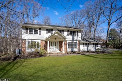 190 Powder Mill Rd, Greystone Park, NJ 07950-1425