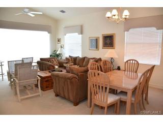 3163 Lancaster Dr, Naples FL  34105-6600 exterior