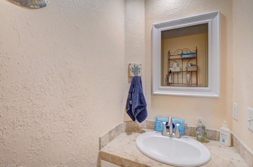 1005 1 Pl, Cape Coral FL  33993-1143 exterior