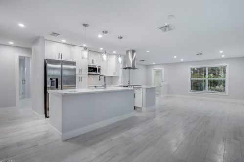 623 104th Ave, Naples FL  34108-3228 exterior