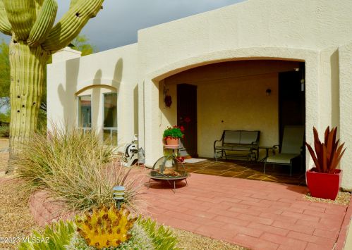 297 Calle Herboso, Green Valley AZ  85614-4114 exterior