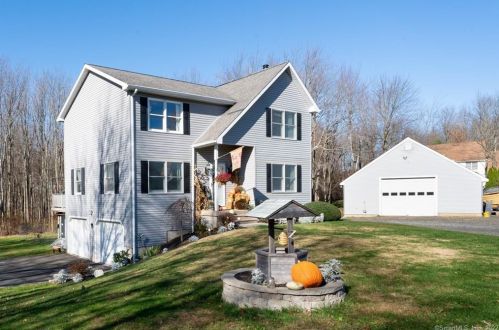40 Tiffany Ln, Bristol, CT 06010-9425