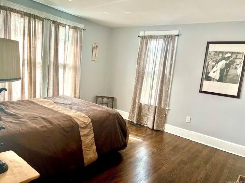 37 Beacon St, Middletown NY 10940-4733 exterior