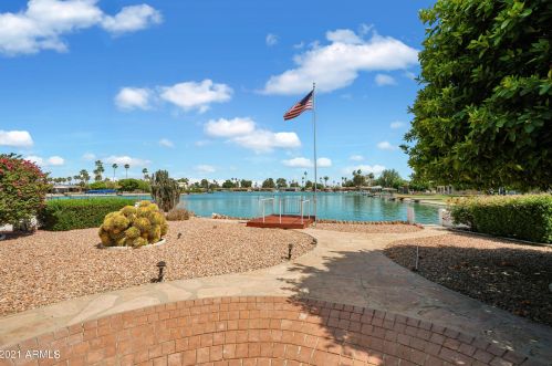 13805 Whispering Lake Dr, Sun City, AZ 85351-2327