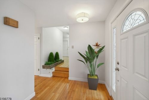 20 Crestview Dr, Bernardsville, NJ 07924-2108