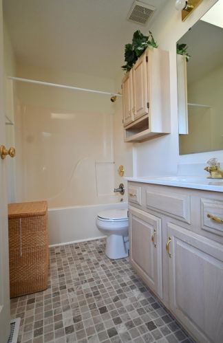 1468 Afton Dr, Florence KY  41042-8510 exterior