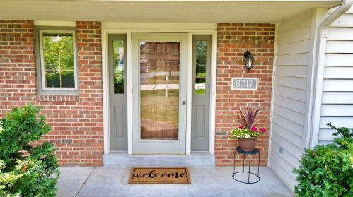 8717 Bennington Ct, Thiensville, WI 53097-3440