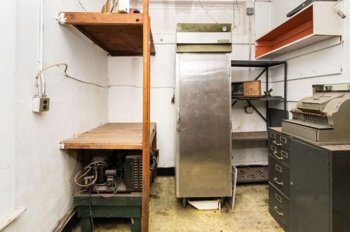 4712 International Blvd, Oakland CA  94601-5239 exterior