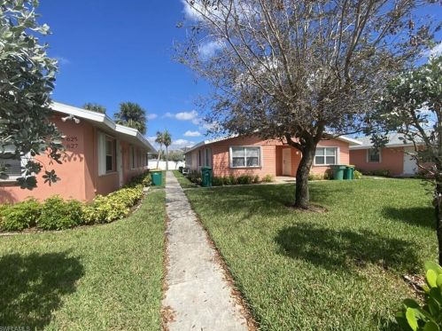 631 101st Ave, Naples, FL 34108-3203