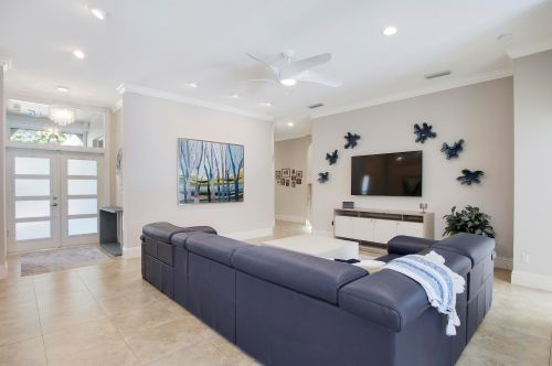 966 Bear Island Cir, West Palm Beach FL  33409-2062 exterior