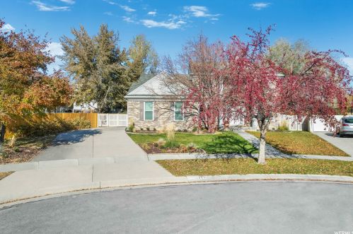 453 Crape Myrtle Cir, Draper, UT 84020-9473