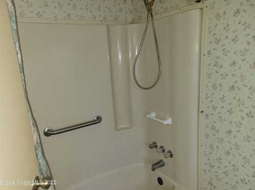 610 Dolphin Cir, Sebastian FL  32976-2591 exterior